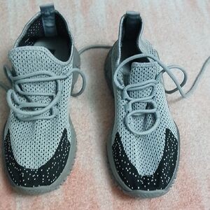 Pony Gray and Black Sneakers Sporty Mesh Design